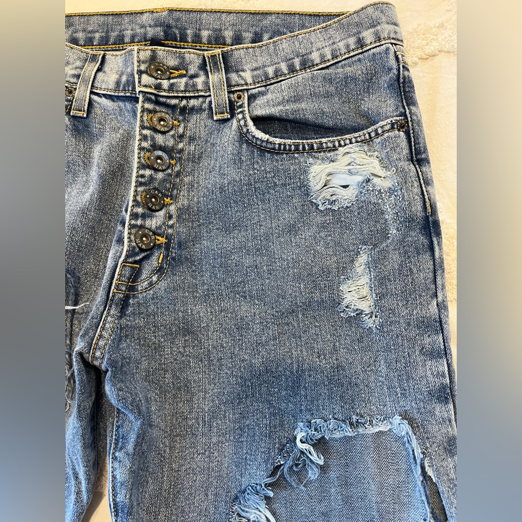 Carmar Distressed Jeans